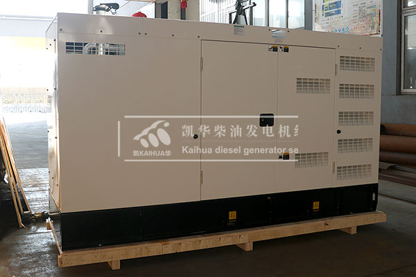 上?？蛻粲嗁徱慌_200kw靜音發(fā)電機組成功出廠